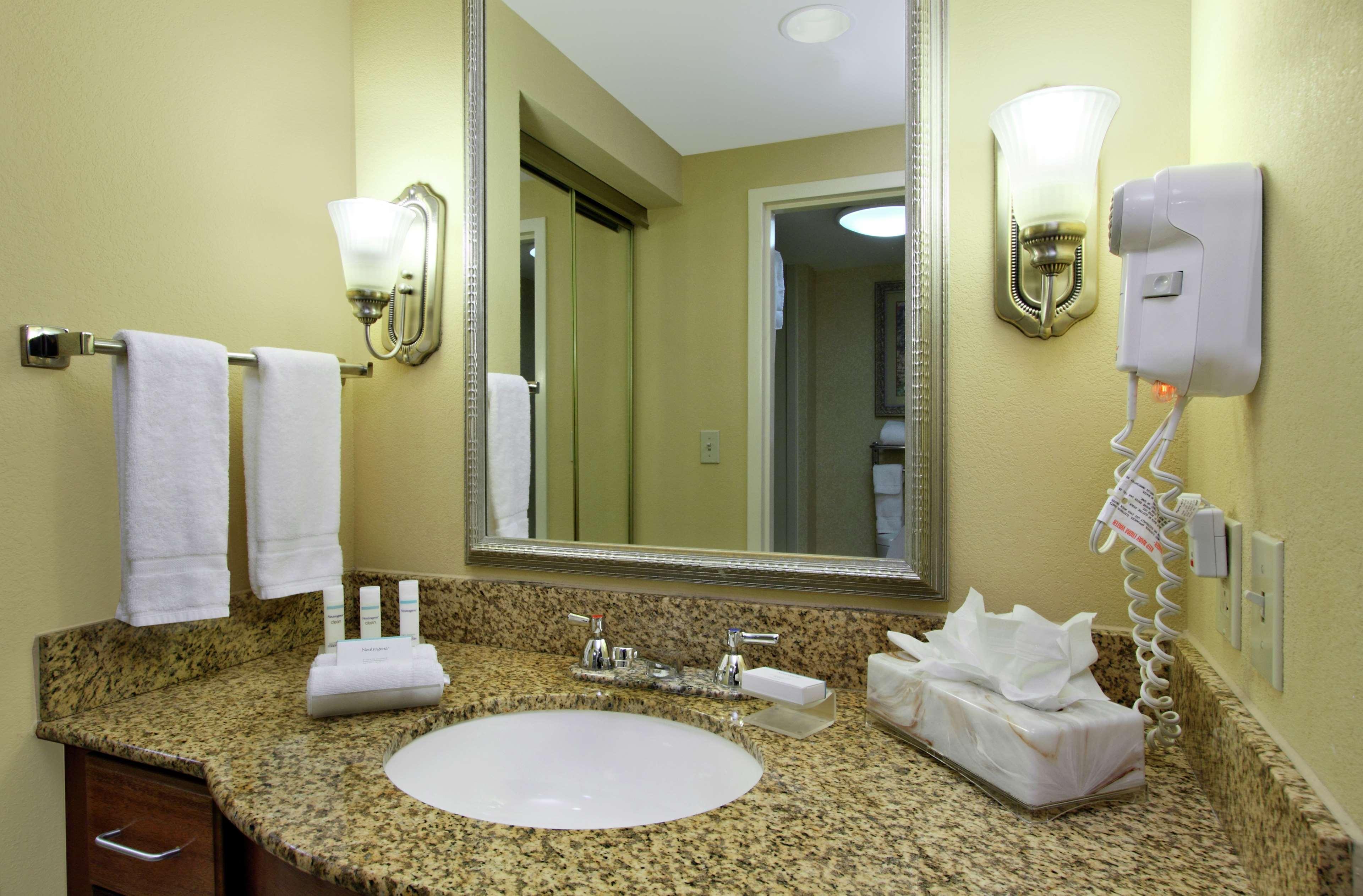Homewood Suites By Hilton Chesapeake - Greenbrier Екстериор снимка