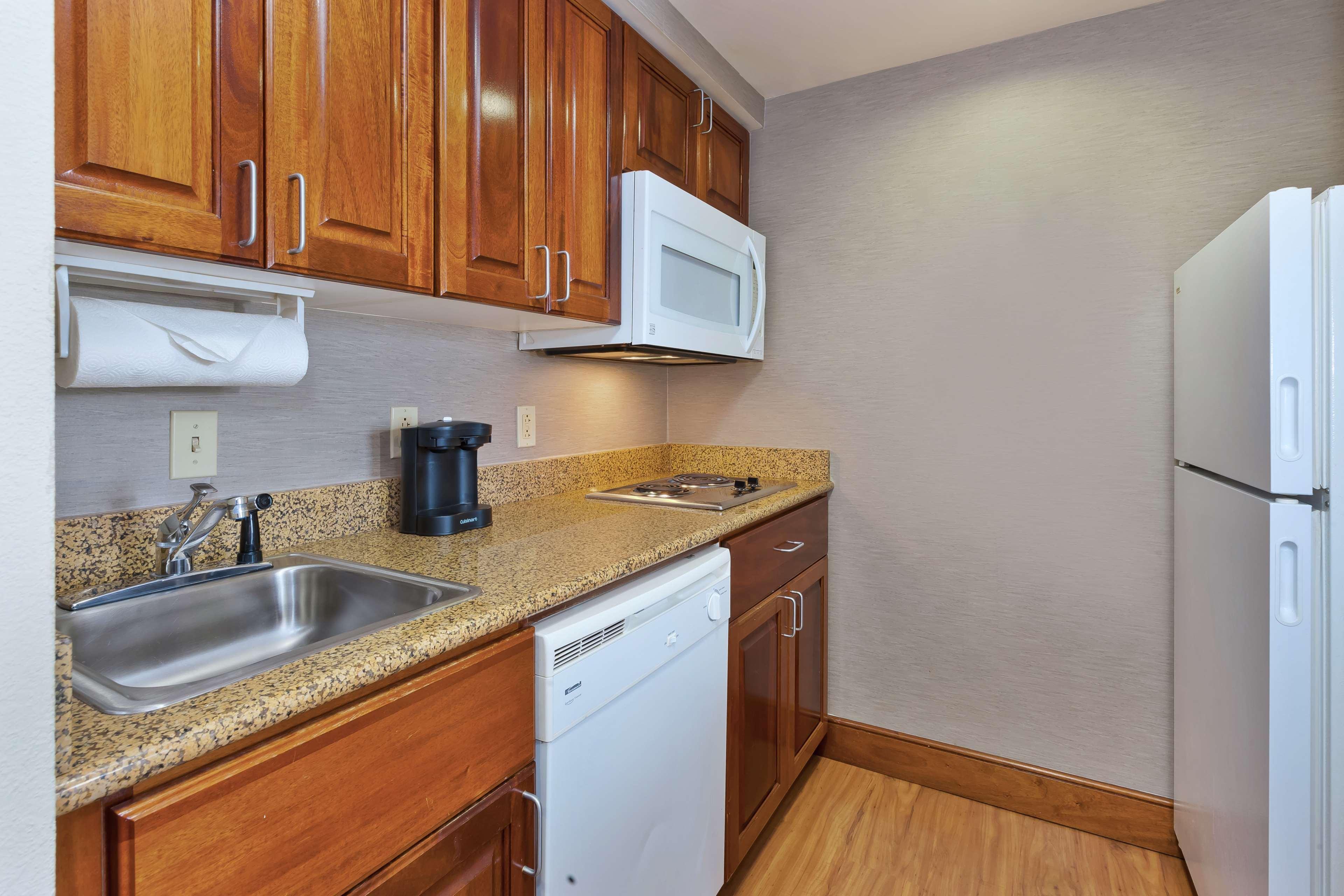 Homewood Suites By Hilton Chesapeake - Greenbrier Екстериор снимка
